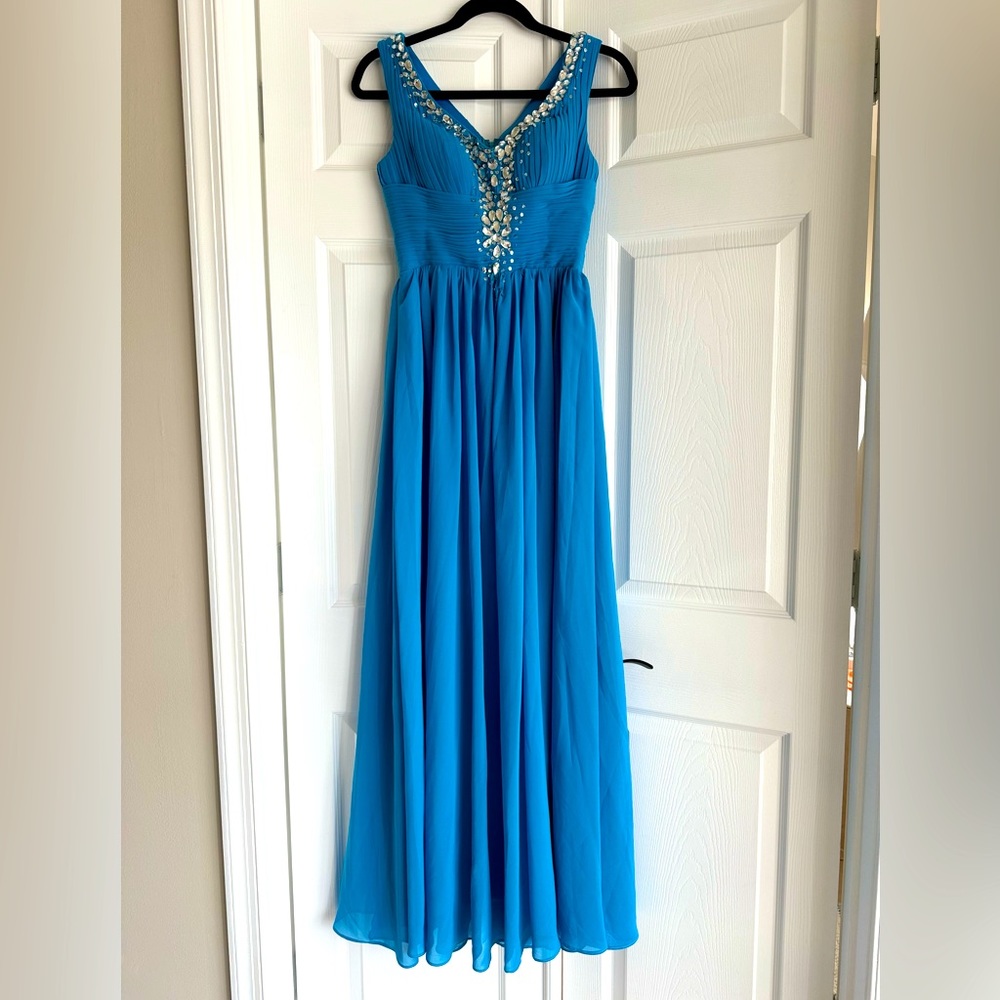 Blue sleeveless long dress